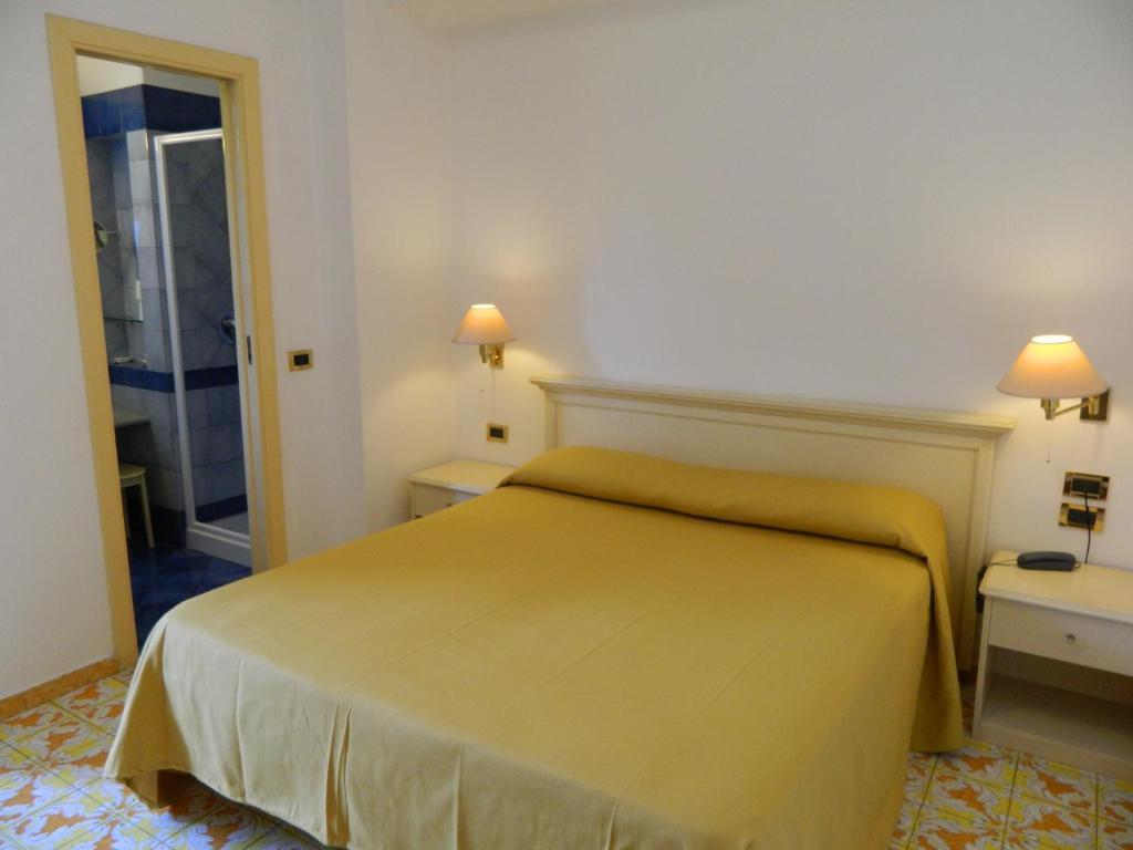Hotel Villa Hermosa Искья Экстерьер фото